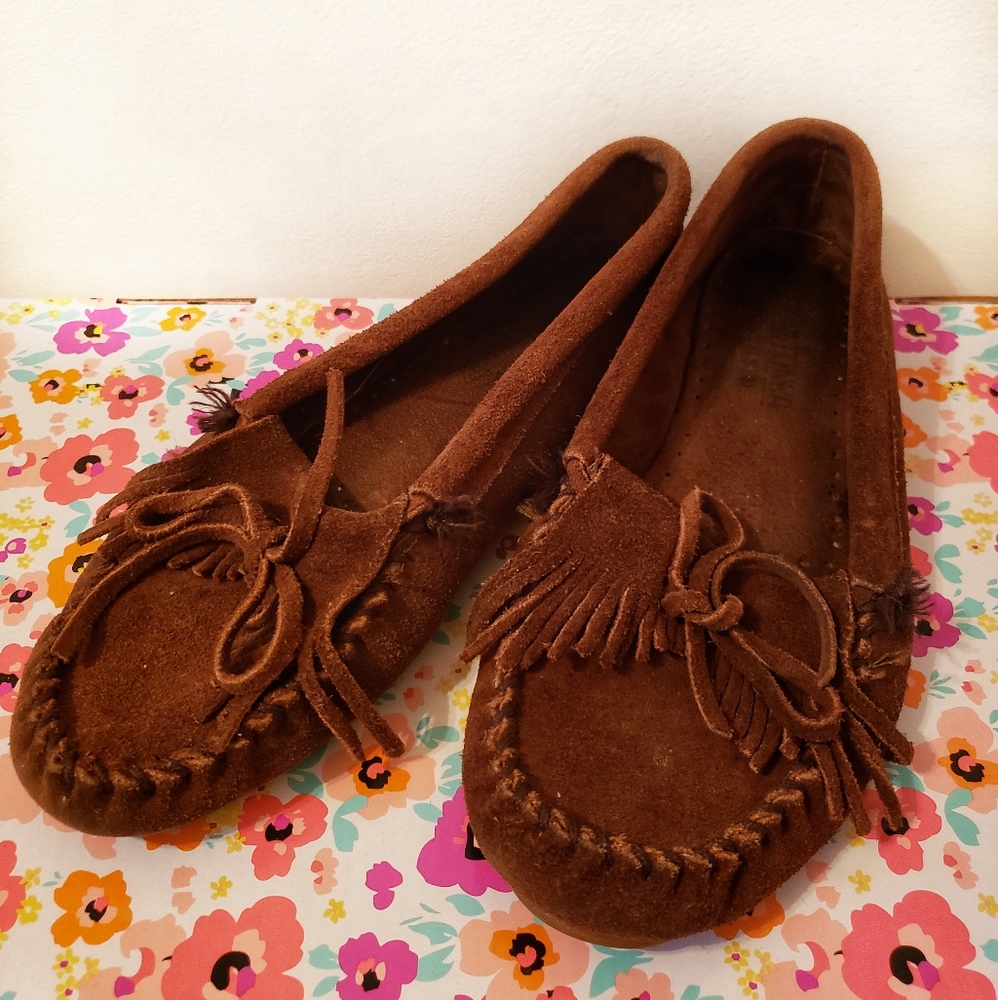 ✨Last Chance✨ Minnetonka brown leather moccasins